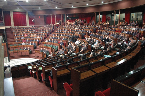 برافو.. النشيد الوطني يجمع الأغلبية والمعارضة في البرلمان