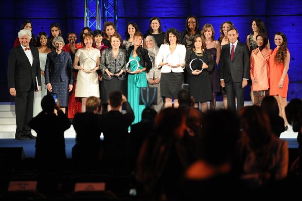 لوريال-اليونسكو.. جائزة النساء الرائدات في مجال العلوم