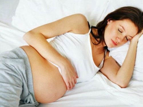 إلى الحوامل.. الشاي والقهوة يؤثران على صحة الجنين