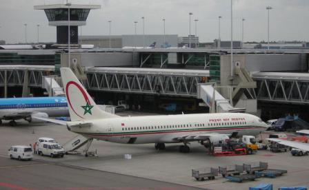 مطار محمد الخامس في كازا.. توقيف إيطالي حاول تهريب 1,5 كيلو من الشيرا