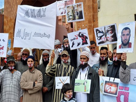 إعلام وسياسة.. يوم احتجاجي في المساجد بسبب “مسرح الجريمة”