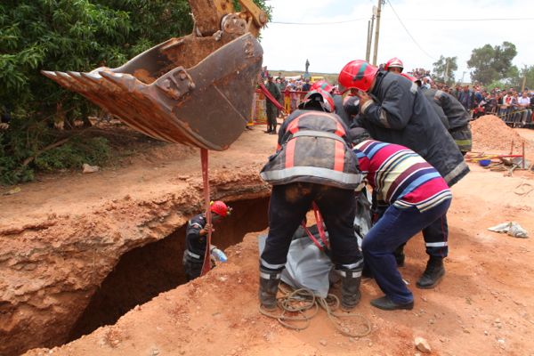كازا.. مقتل عاملين أثناء عمليات حفر لليديك (صور)