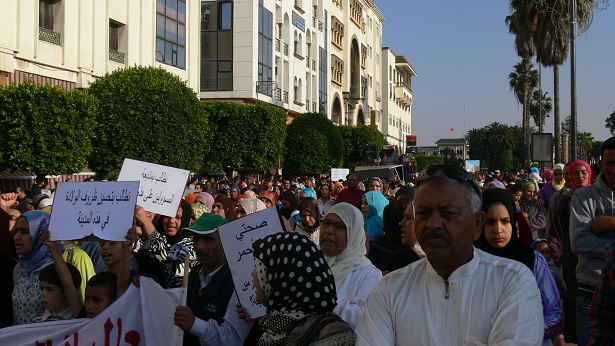 سطات.. مسيرة تضامن مع سيدتين تعرضتا لخطأ طبي (صور)