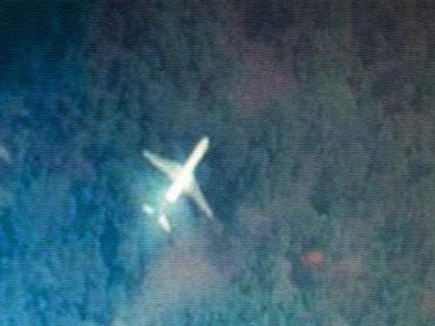 وجدها طالب من تايوان.. هل هذه الصورة للطائرة الماليزية المفقودة؟
