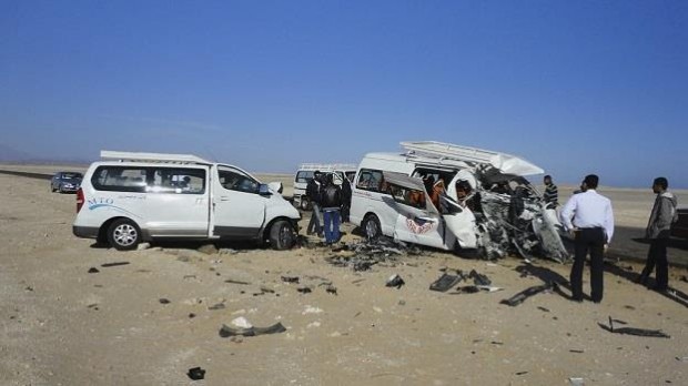 مصر.. 30 قتيلا في تصادم 3 حافلات
