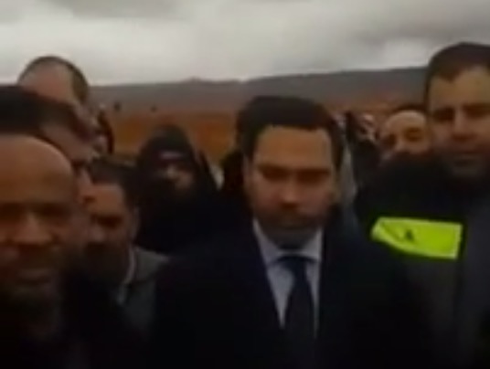 الفيضانات.. الخلفي وسط الحملة (فيديو)