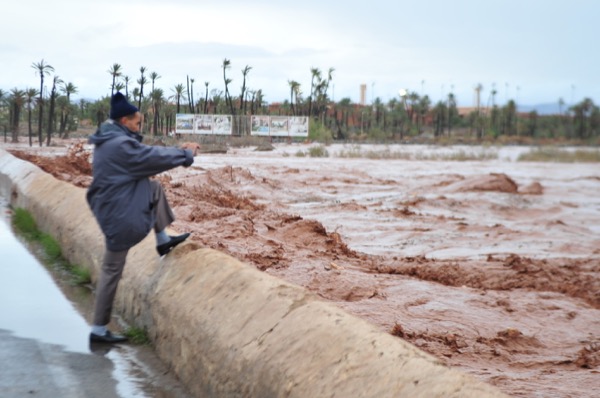 مراكش وكلميم.. فيضانات بعد الأمطار (صور)