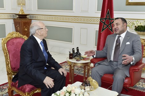 بعد فوزه في الانتخابات التونسية.. الملك يتصل بباجي قائد السبسي