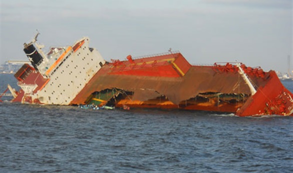 قرب سواحل المغرب.. غرق سفينة روسية محملة بالوقود