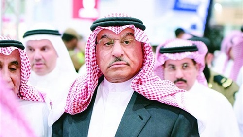 بسبب صفعه مصورا.. ملك السعودية يقيل رئيس المراسم الملكية