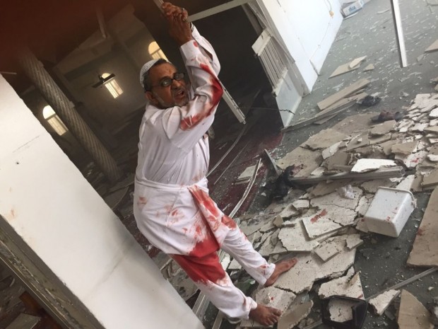 الداخلية السعودية: تفجير المسجد تم بحزام ناسف (صور)