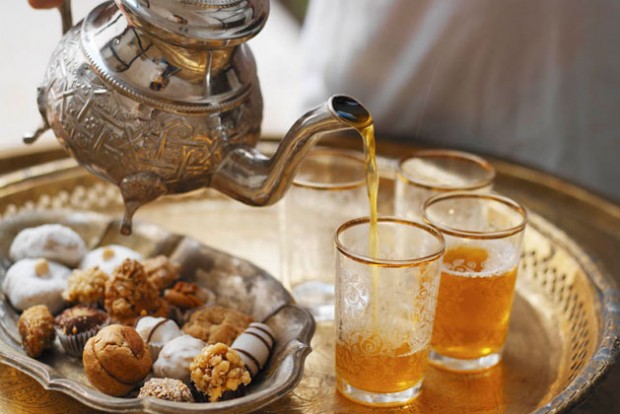الدكتور الرمضاني: شرب الشاي بكثرة من العادات الغذائية السيئة في رمضان