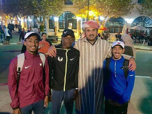 بالصور.. أمير قطر بالجلباب المغربي في إفران