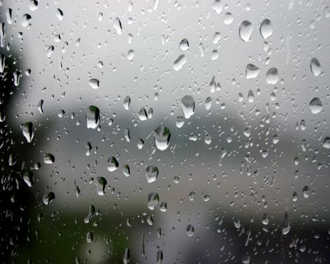 طقس الجمعة.. أمطار خفيقة