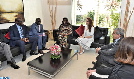 الرباط.. للا سلمى تستقبل السيدة الأولى لجمهورية السنغال