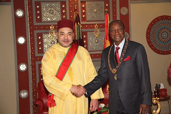 مستشار رئيس غينيا: يجب الخروج لاستقبال الملك محمد السادس