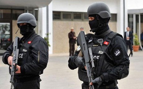 تونس.. مسلح اقتحم البرلمان