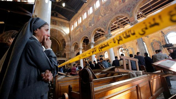 قتلى وجرحى بعد انفجار قرب كنيسة.. حمام دم في مصر