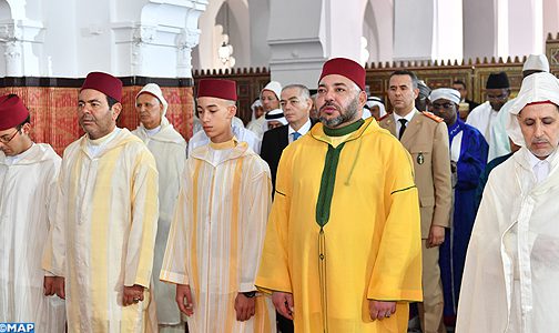 تقبل التهاني في القصر الملكي.. الملك يؤدي صلاة العيد في المسجد المحمدي في كازا