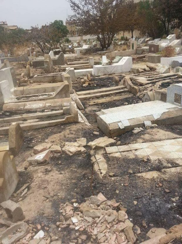 بالصور.. الوسخ والزبل في مقبرة حي سيدي عمر في مكناس