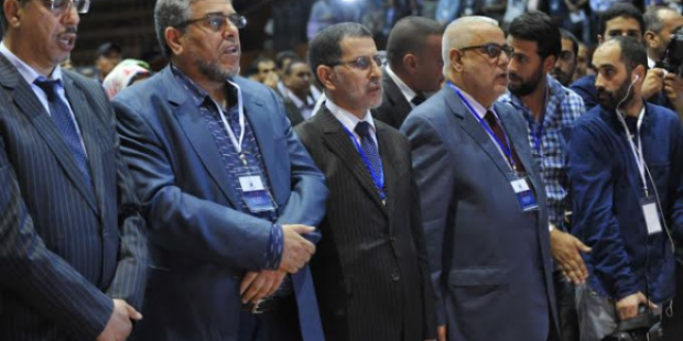 وحدين كيقولو لا علاقة لنا ببلاغ الأغلبية والرباح يؤكد أن ابن كيران كلّف العثماني والرميد بتمثيل الحزب.. البيجيدي داخت ليهم… اللامبة!