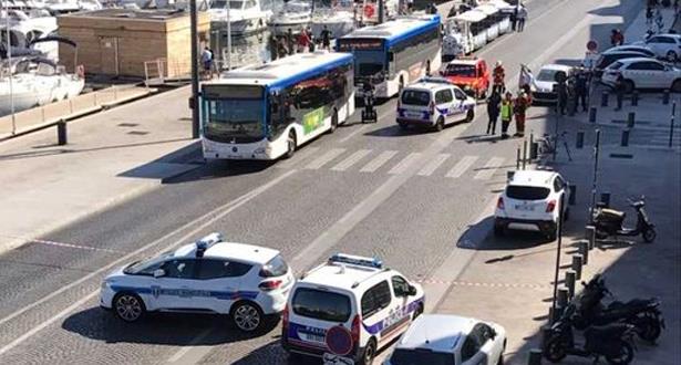 فرنسا.. سيارة تصدم أشخاصا في محطة حافلات في مارسيليا