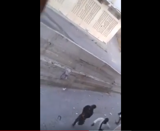 بالفيديو من طنجة.. حرب الحجارة في مسنانة