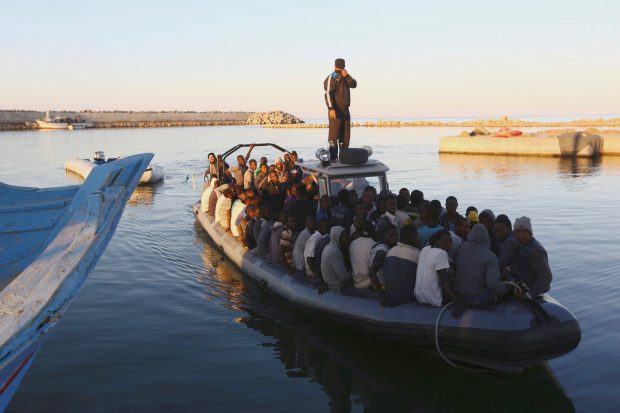 مصرع أكثر من 30 مهاجرا وإنقاذ 200.. مأساة جديدة في ليبيا