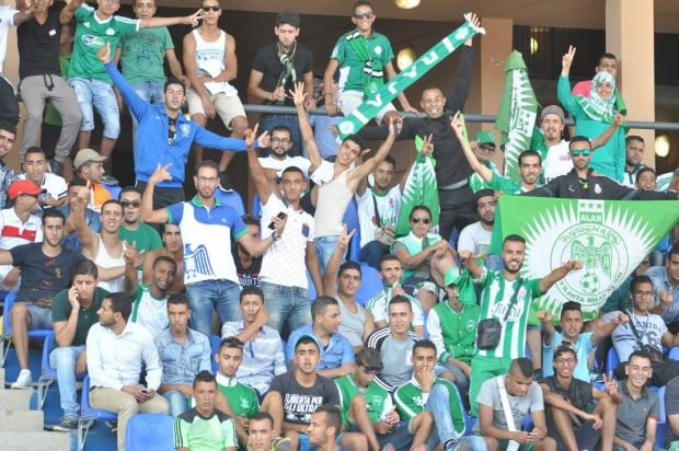 بالصور.. جماهير الرجاء تبدع في مراكش