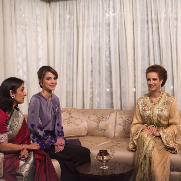 في مأدبة عشاء.. الملكة رانيا تنشر صورة أخرى مع لالة سلمى