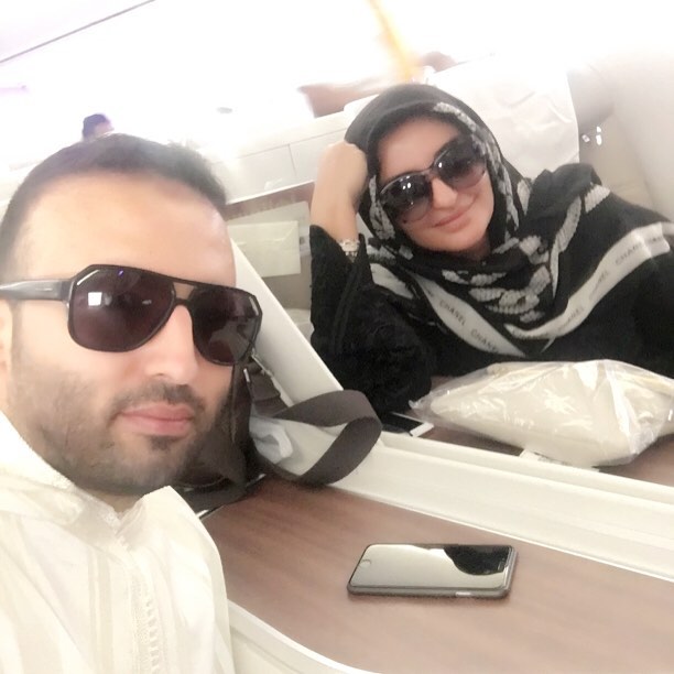 مع أخيها.. شدى حسون تؤدي مناسك العمرة