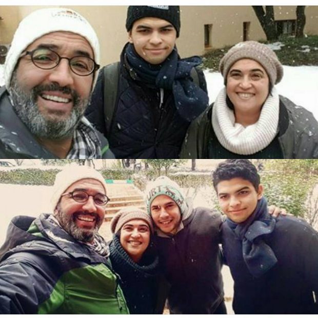 تحت الثلج.. عائلة الوالي في إفران