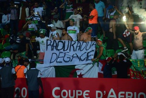 جمهور الجزائر لراوروة: إرحل!