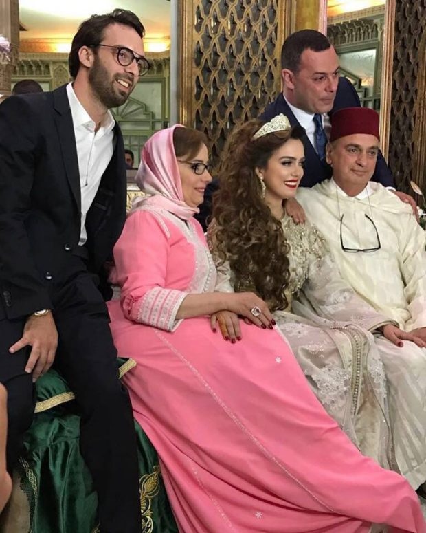 في حفل زفاف شقيقته.. مول البندير منشط العائلة وكيبكي