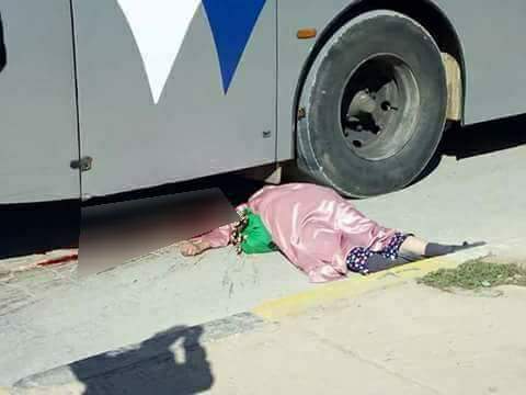 بالصور من بني ملال.. مقتل سيدة تحت عجلات حافلة