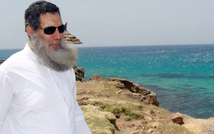 خرجة عائلية.. الفيزازي وزوجته في مارشي سنطرال