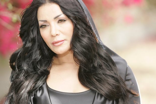 بعد طلاقها من زوجها السادس.. ليلى غفران تصل المغرب