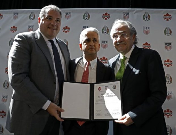 سبقو المغرب.. أمريكا وكندا والمكسيك تقدم ملفا مشتركا لتنظيم مونديال 2026