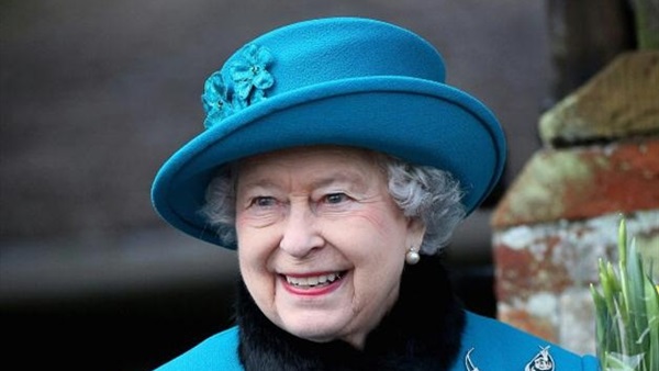 بريطانيا.. القصر ينفي وفاة الملكة اليزابيث