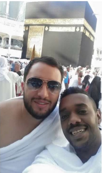 الله يقبل.. لمنور يبدأ 2016 بالعمرة