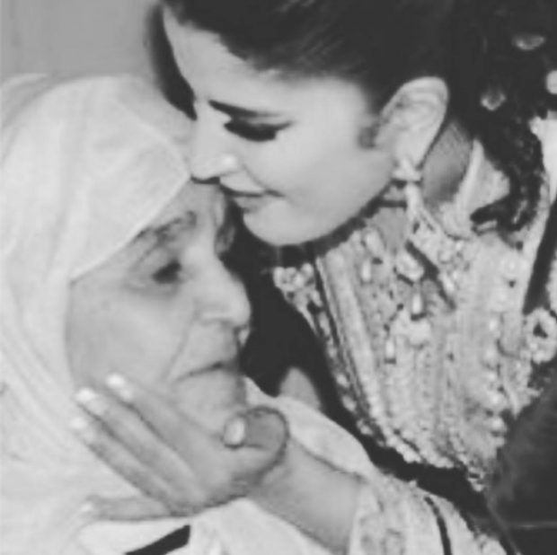 مناسبة حزينة.. سناء موزيان تفقد جدتها