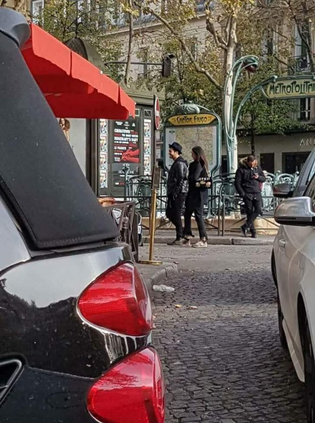 صورة من باريس.. سعد لمجرد “تشد” مع بنت!