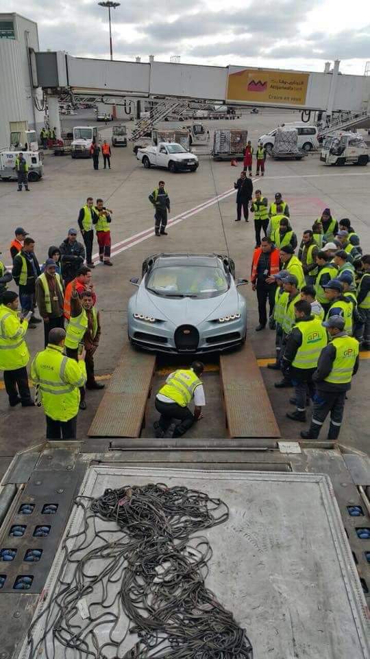 بالصور من مطار محمد الخامس/ كازا.. أسرع سيارة في العالم دخلات للمغرب