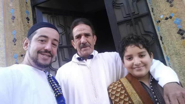 قالتها الصورة .. عائلة البخاري من الجد إلى الحفيد