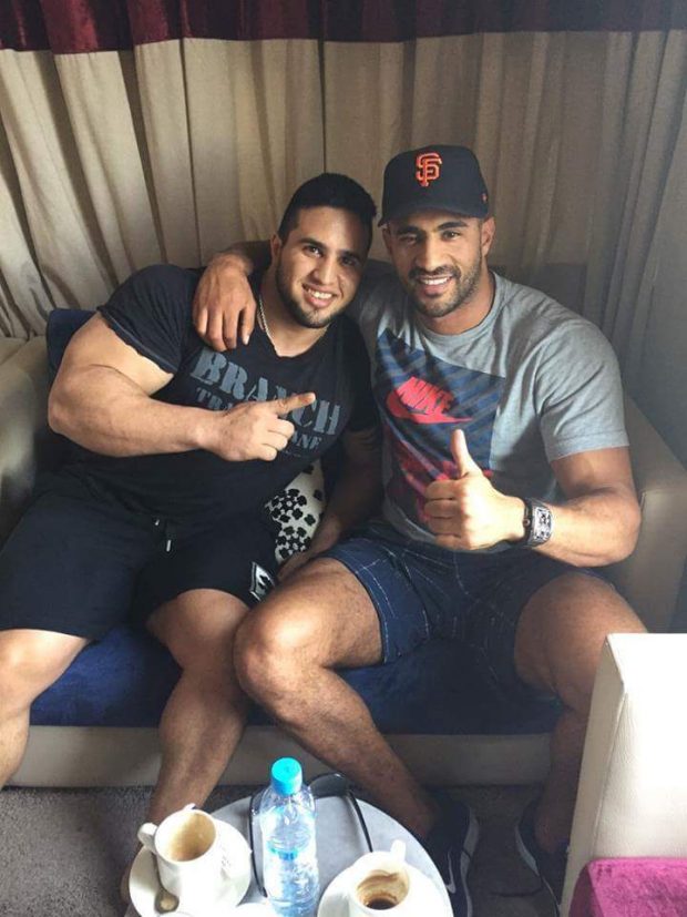 قالتها الصورة.. هاري وبطل كمال الأجسام عبد العزيز جيلالي