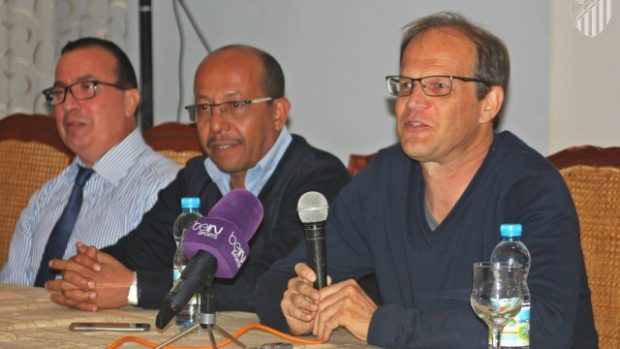 خلفا للطاوسي.. مدرب فرنسي في المغرب الفاسي
