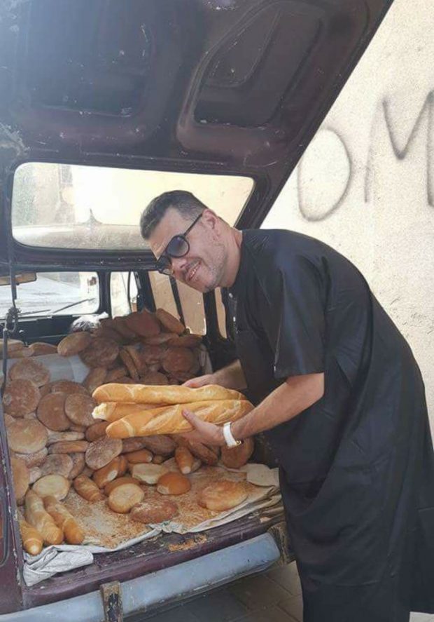 عادل الميلودي.. بائع خبز