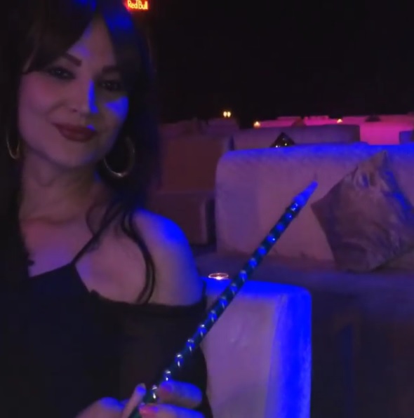 فيديو.. الراقصة نور مع الشيشا