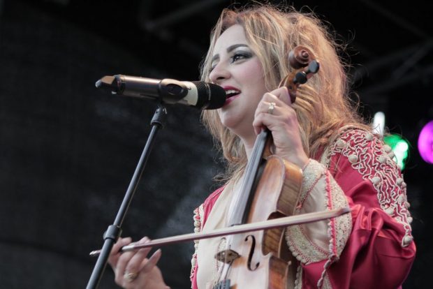 أفضل مطربة في شمال إفريقيا.. سميرة سعيد تنافس زينة الداودية