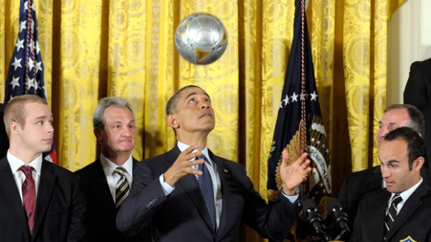 أوباما: كرة القدم بحاجة إلى النزاهة والشفافية